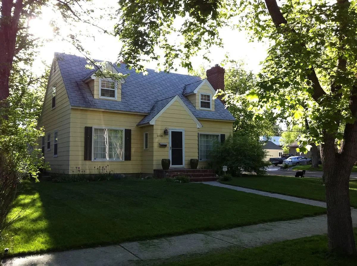 2228 Elm St — Photo 2