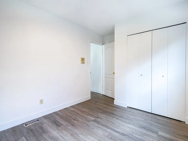 11234 Kingcome Ave — Photo 2