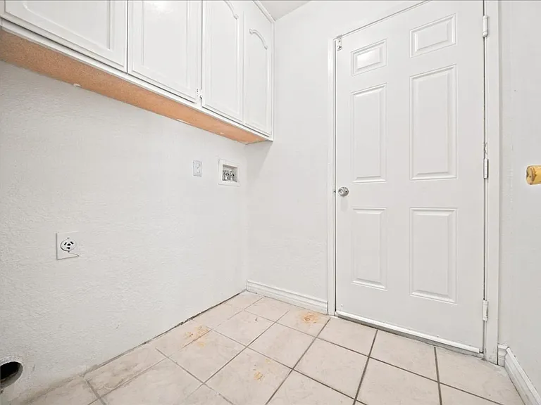 8408 Silver Run Way — Photo 23