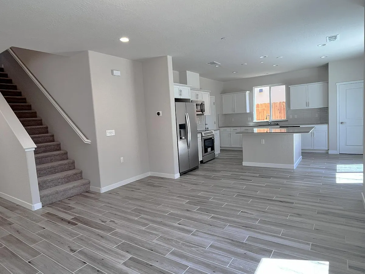 Building Photo - 2909 E Veleta Dr