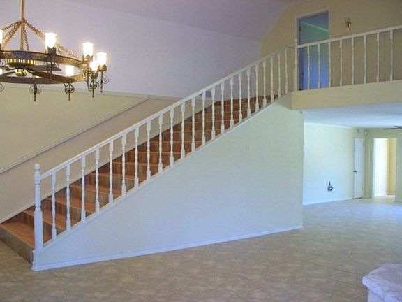 4th image of 100 Deer Haven Ln