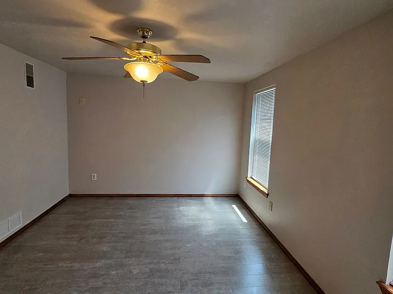 621 Stoneridge Dr — Photo 19