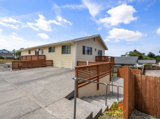 751 1st St, Brookings, OR 97415