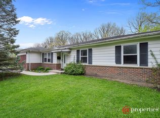 8 Half Day Rd, Lincolnshire, IL 60069