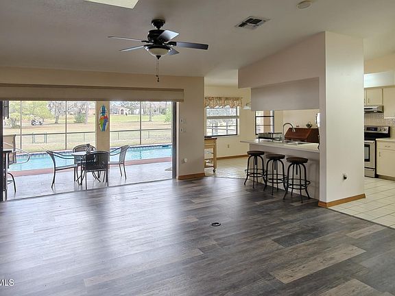 3rd image of 5088 Merrifield Ct