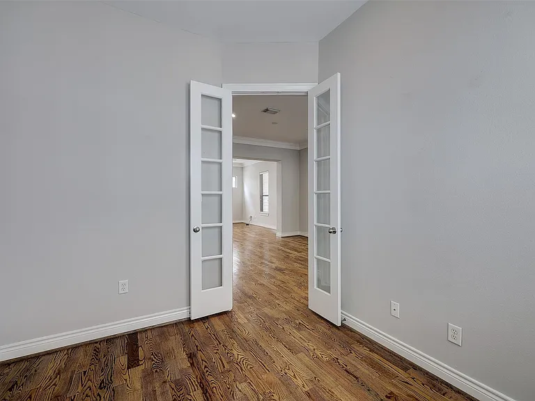 3245 Maxroy St — Photo 29