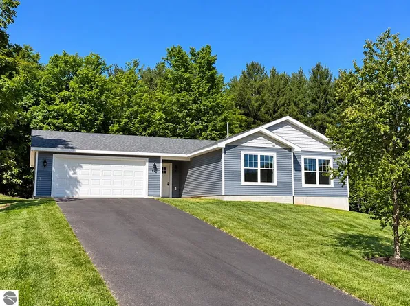 704 Eden St, Kingsley, MI 49649