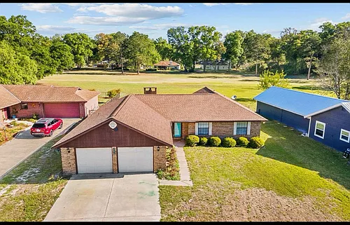 225 NW Mallard Pl Photo 1