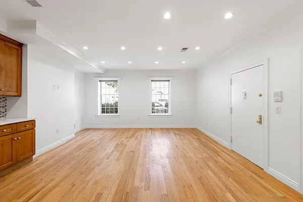 Rented by Nest Seekers International | media 23