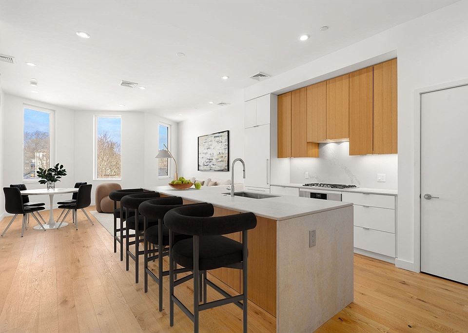 1st image of 80 Terrace St #501