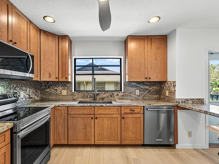 5662 SE Schooner Oaks Way — Photo 10
