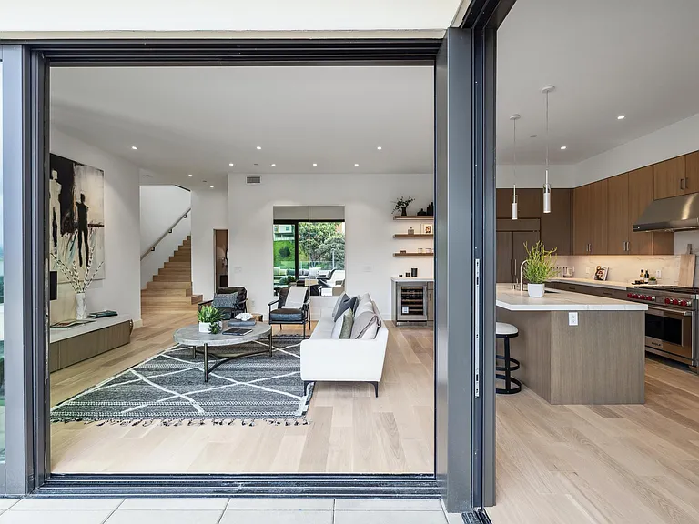 16 Oak Shore Dr — Photo 8