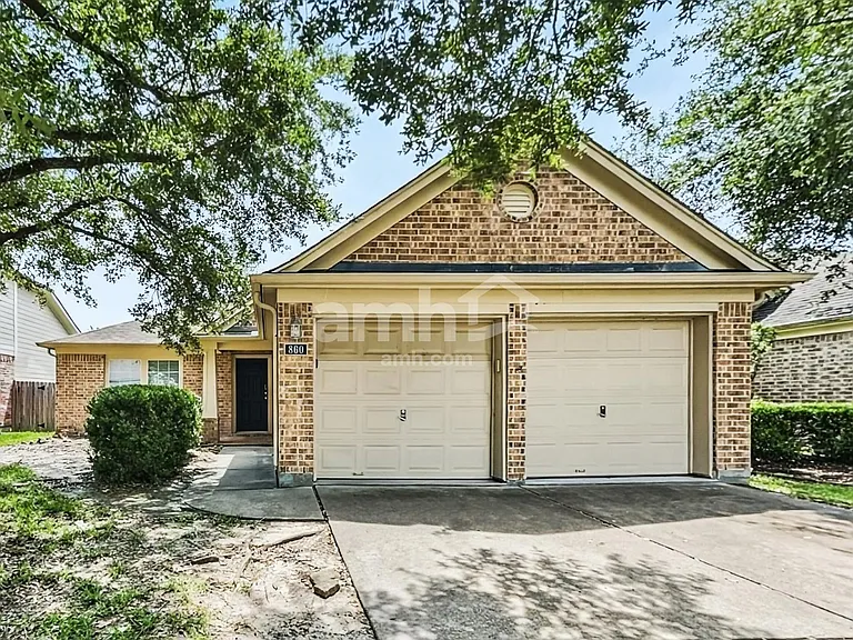 860 Rock Harbor Ln — Photo 1