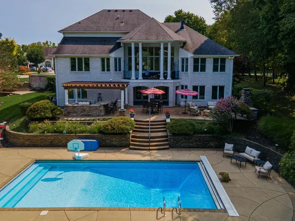 5750 Stonechat Ln, Indianapolis, IN 46237
