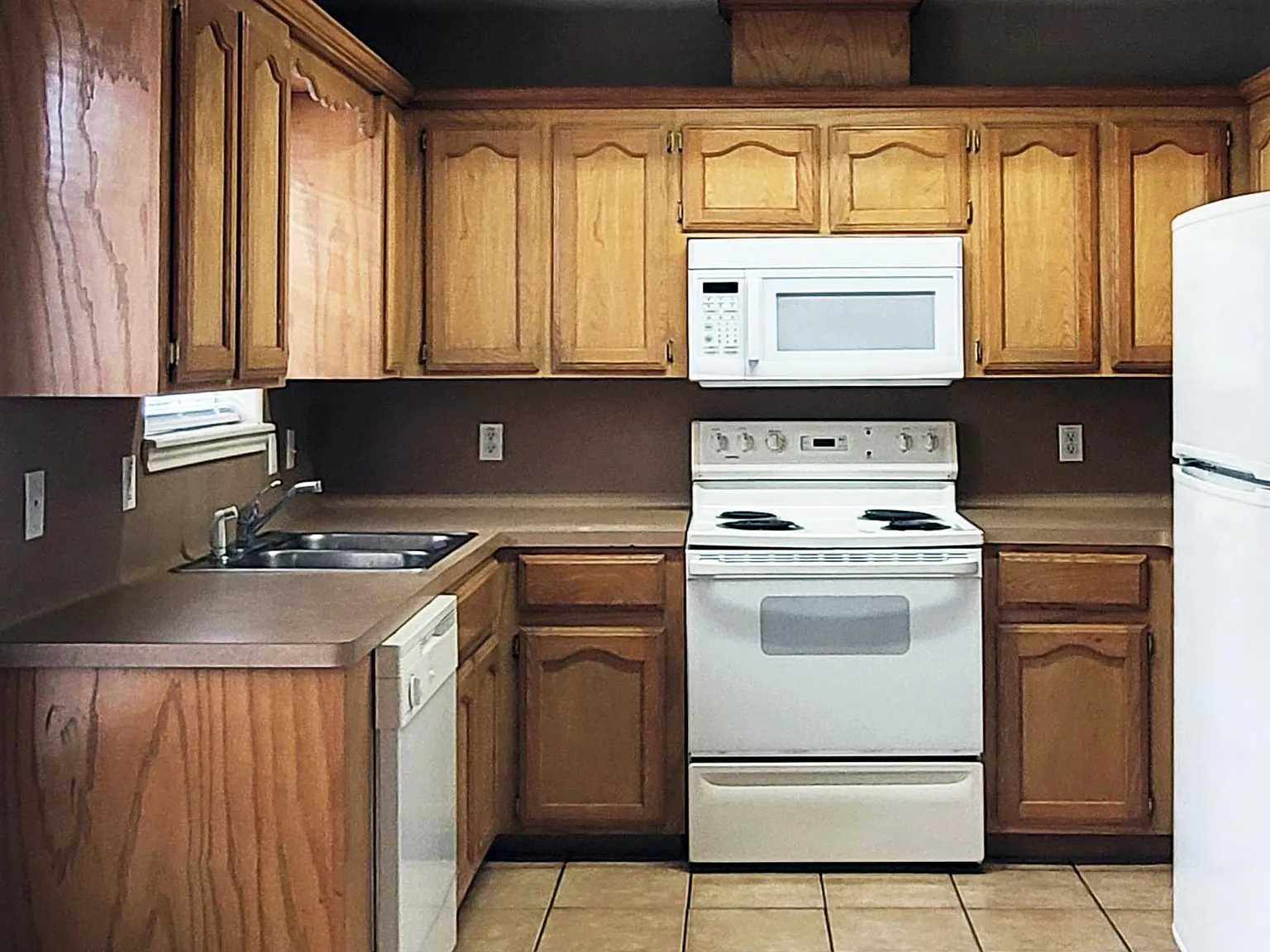 3 bed, 1274 sqft, $1,000 — Photo 4