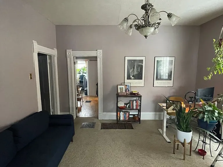 156 S Lincoln St — Photo 4