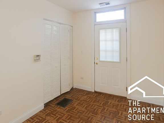 5th image of 3846 N Southport Ave #3