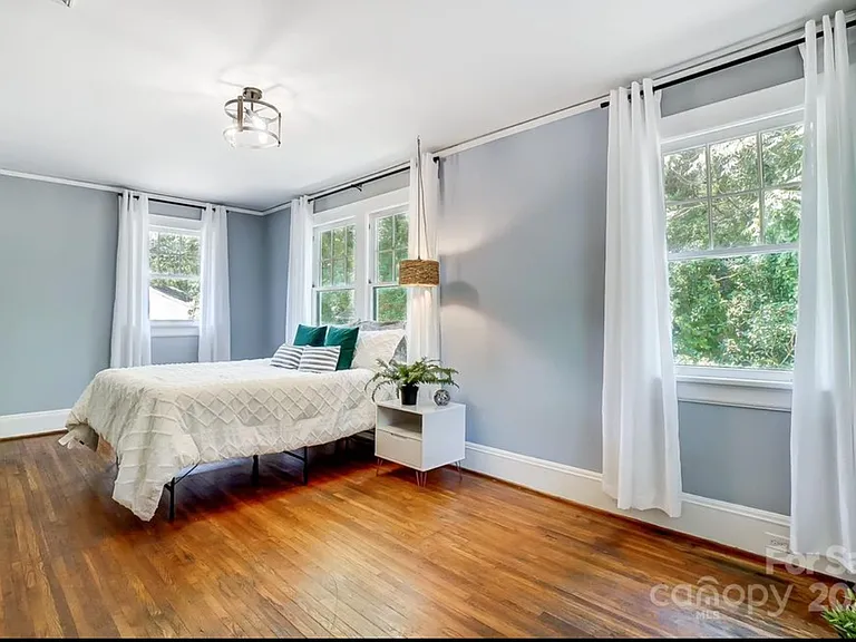 1217 S York St — Photo 15
