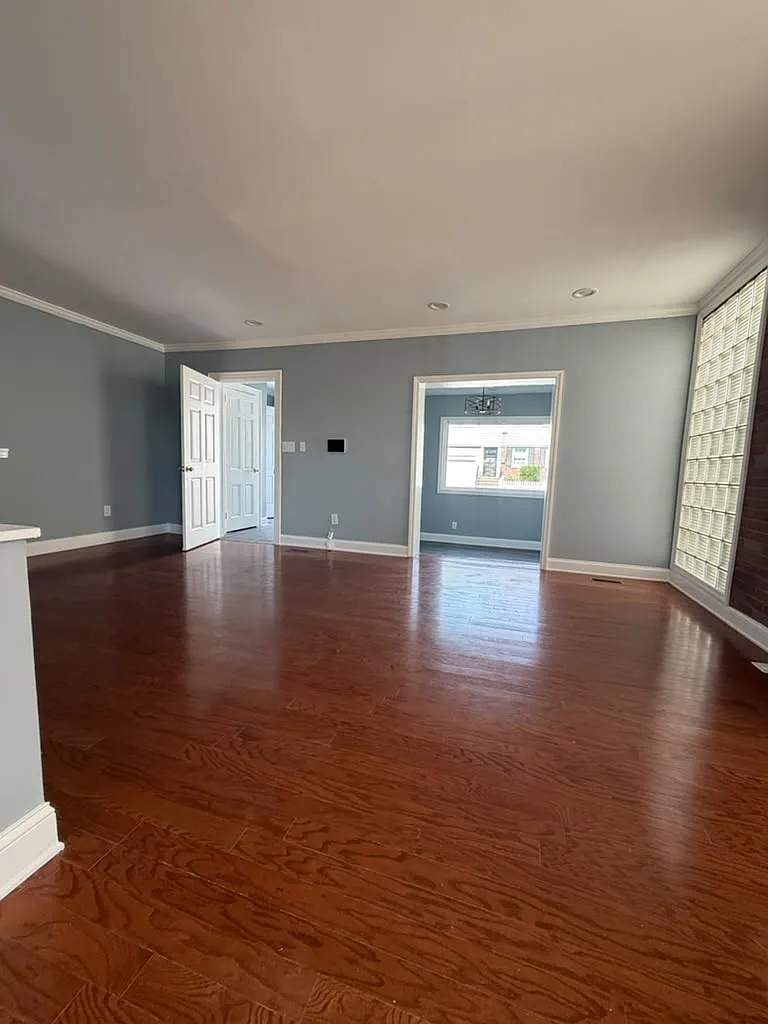 3 bed, 2.5 bath, 1000 sqft, $4,300 — Photo 3