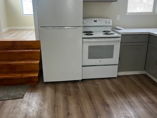 569 3rd St APT 2, Albany, NY 12206