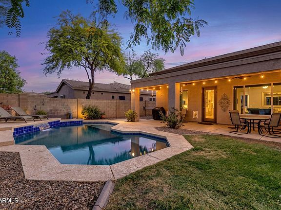 3rd image of 3026 W WALDEN Drive