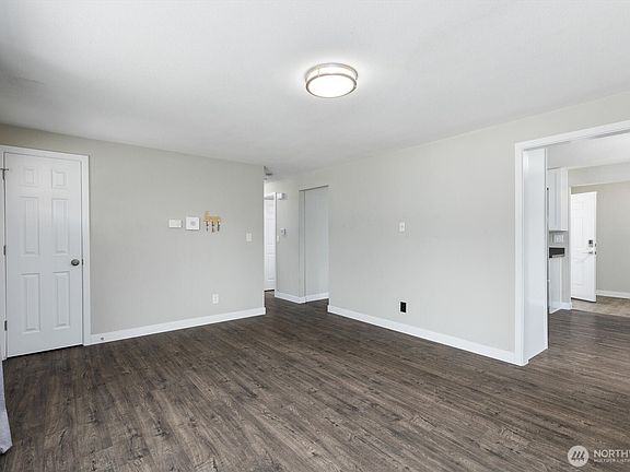 3rd image of 422 167th Street S