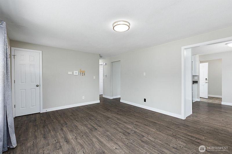 3rd image of 422 167th Street S