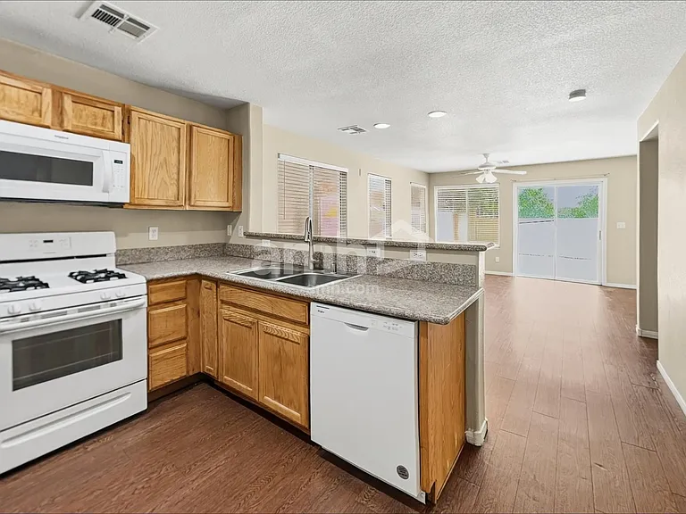 8350 Fort Hallock Ave — Photo 4