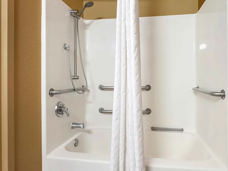Studio Suite - 2 Full Beds