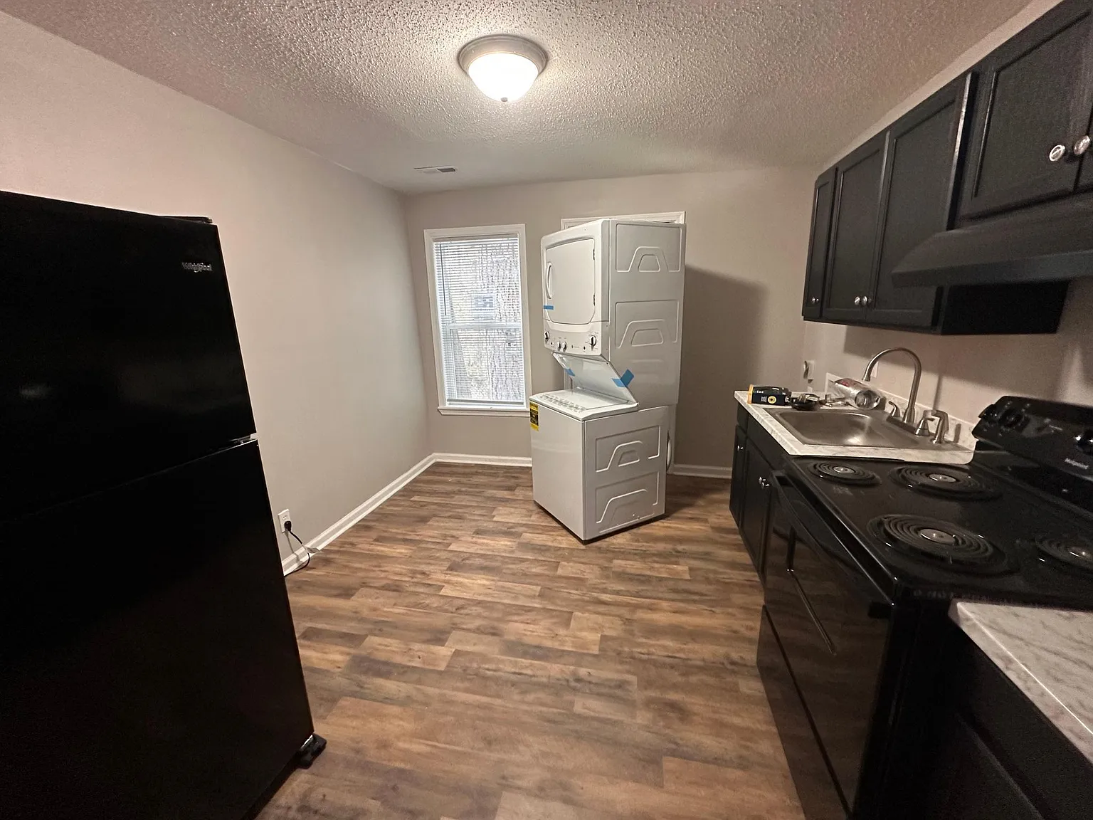 2 bed, 750 sqft, $1,050 — Photo 2