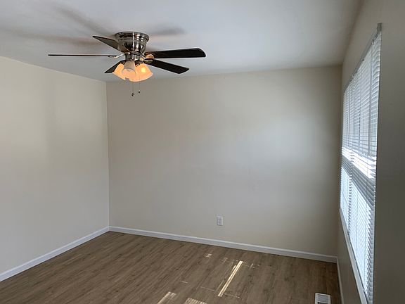 5th image of 2806 Midfield Cir SE