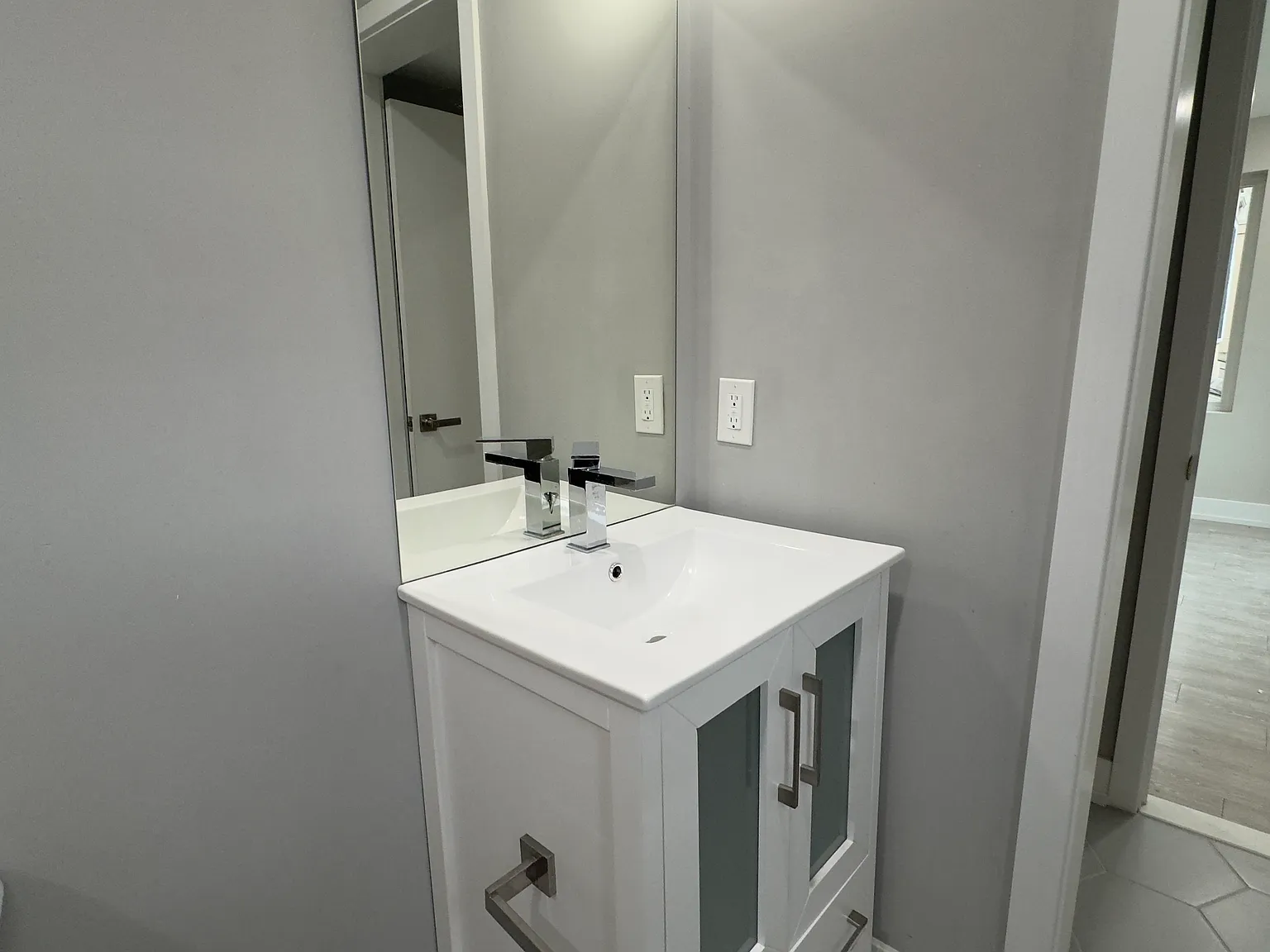3 bed, 1200 sqft, $2,800 — Photo 4