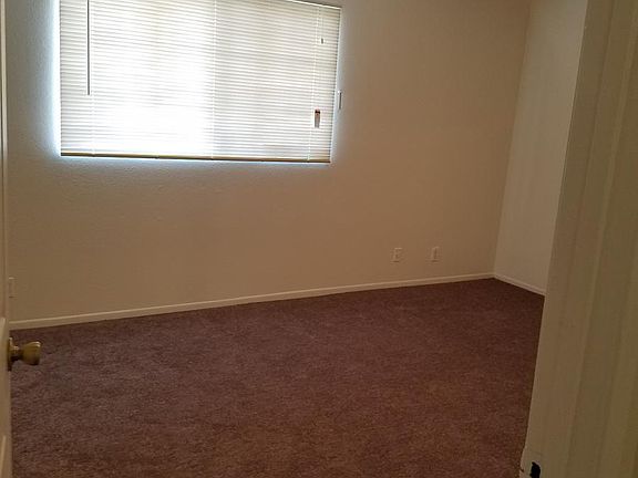 4th image of 10739 S Mona Blvd