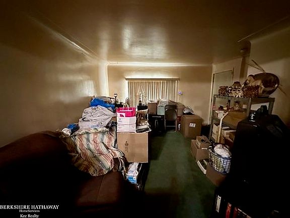 5th image of 20471 Nicke St