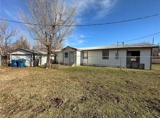 204 NW 4th St, Tuttle, OK 73089