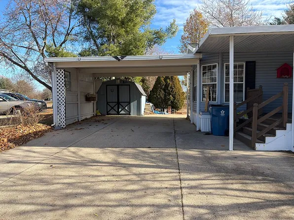 14427 Lemontree Ln, West Olive, MI 49460