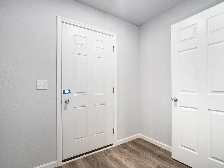 8191 Crestbrook Ct — Photo 21