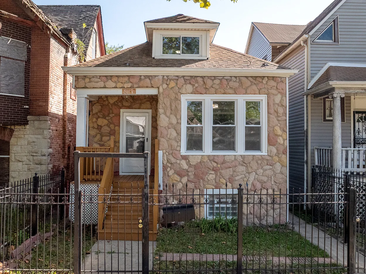 8117 S Burnham Ave photo 1