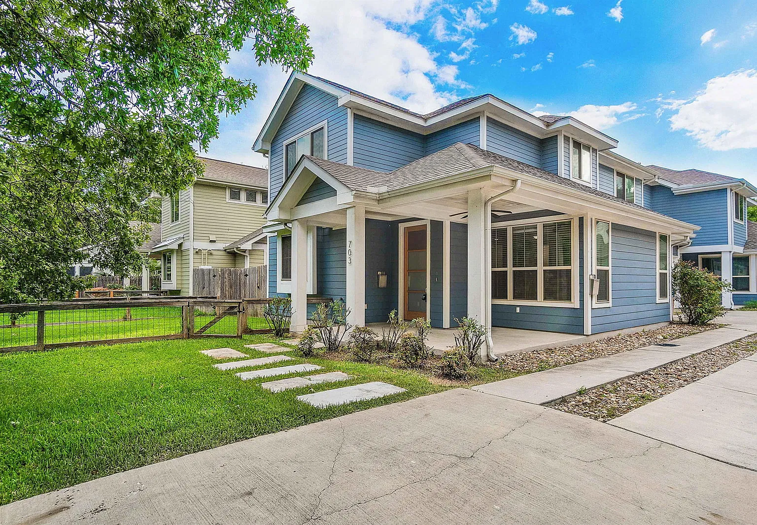 3 bed, 2.5 bath, 1781 sqft, $3,550 — Photo 1