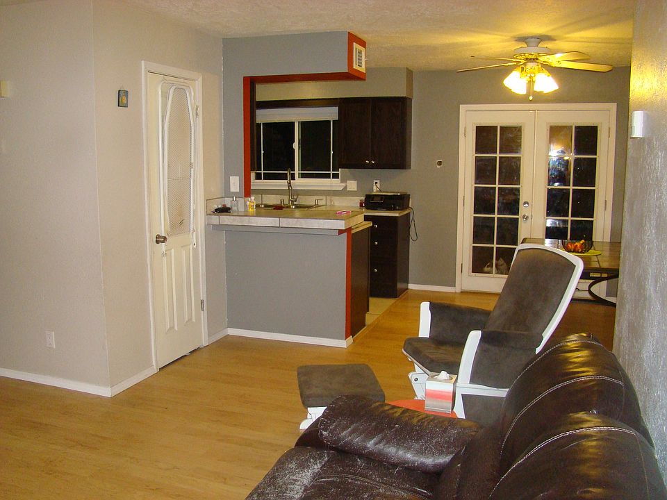1st image of 608 Dorothy St NE