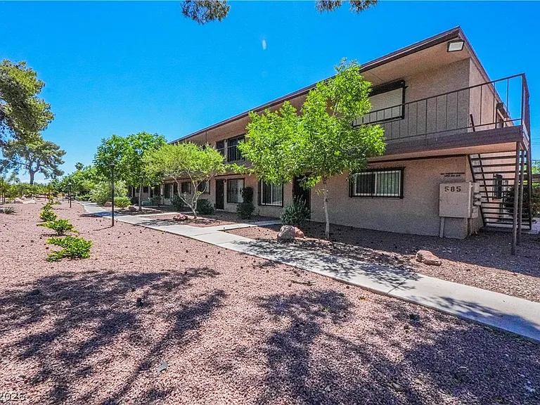 585 S Royal Crest Cir #9 — Photo 12