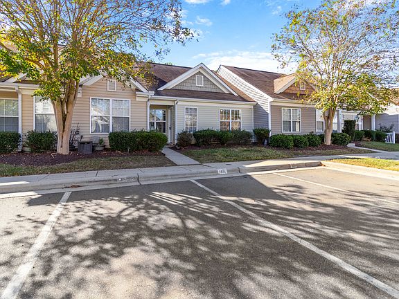 2nd image of 1911 Sandal Brook Rd