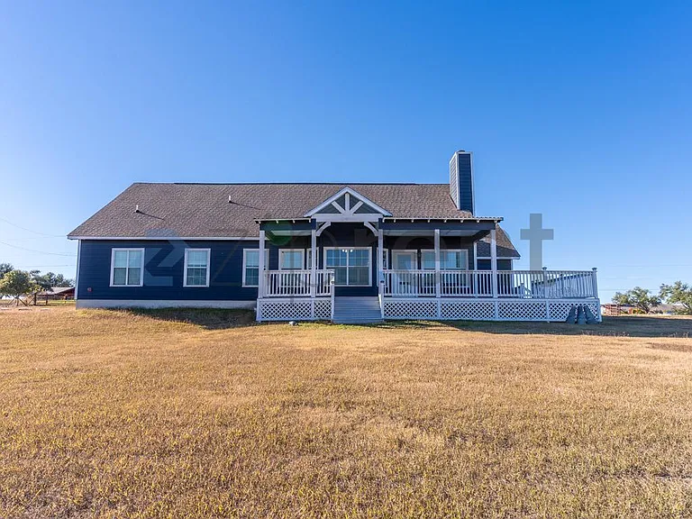1885 County Road 452 — Photo 23