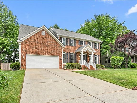 2nd image of 4 Beech Grove Ct