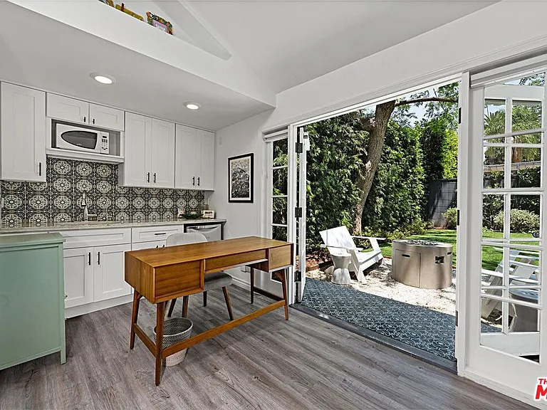 379 N Ridgewood Pl — Photo 32