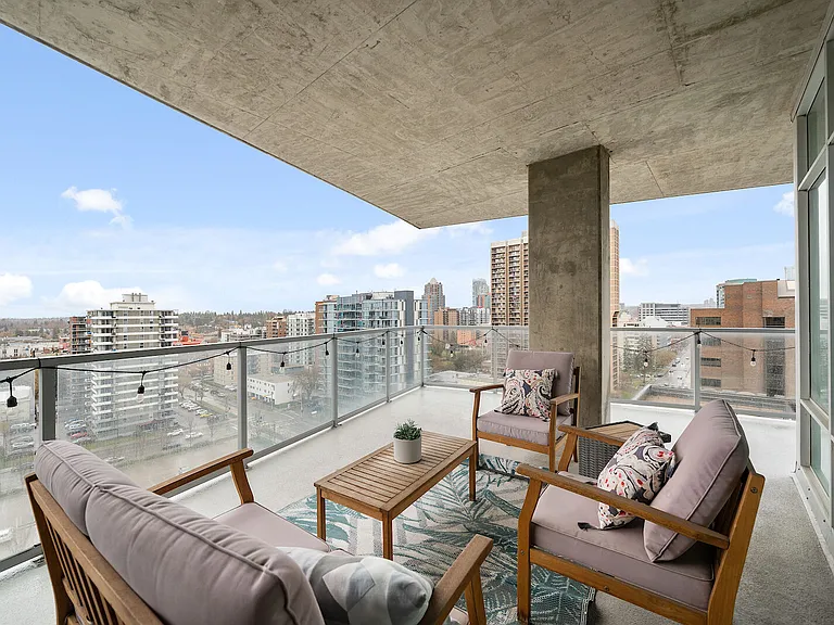 530 12th Ave SW #1201 — Photo 3