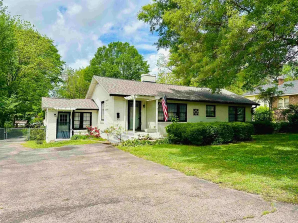 224 Maple St, Selmer, TN 38375