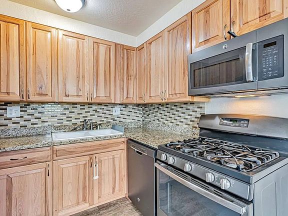 3rd image of 4629 Whitwood Ln