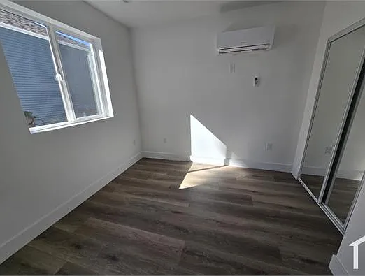 4019 1/2 Hooper Ave — Photo 2