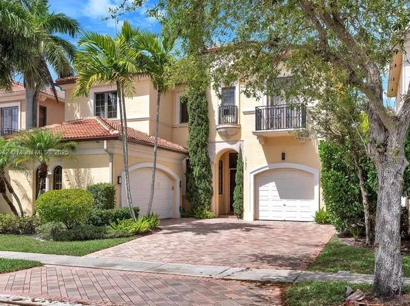 17931 Lake Azure Way, Boca Raton, FL 33496